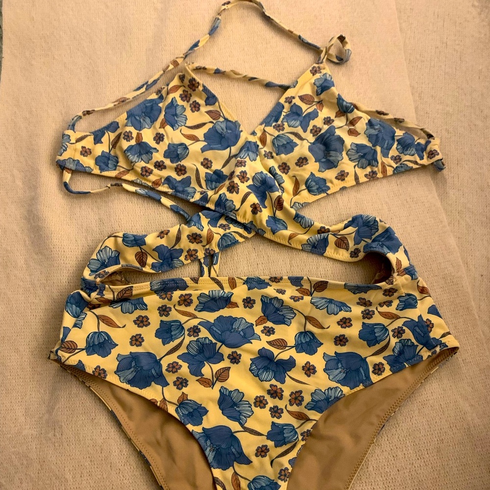 Piece bathing suit.